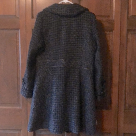 New, black coat with flower shaped buttons, w/ beautiful trim, Size L - Picture 6 of 6